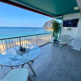 1st line La Fossa Luxury Beach Apartment *ADULTS ONLY*, Hotel in Calp