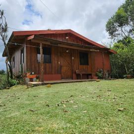 Ecos del Poás vista al jardín, ξενοδοχείο σε Dulce Nombre