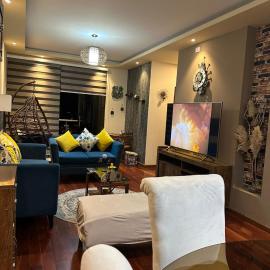 Departamento de lujo domotizado en la mejor zona de Cochabamba, frente al Paseo Aranjuez, hotel in Cochabamba