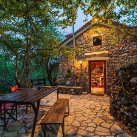 Pine Forest Chalet 1400m, Cinema & Fireplace