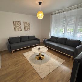Logement spacieux à 15mn de Paris, hotel in Noisy-le-Sec