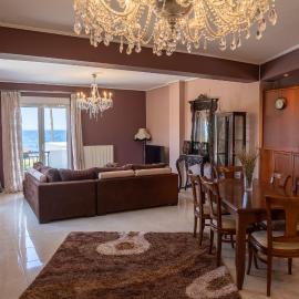 Elegant 3BR Seaside Home with Great View, hotel u gradu Mitilena
