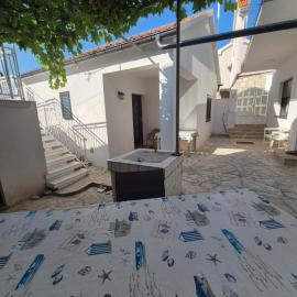 Šućur holiday home, hotel Prekóban