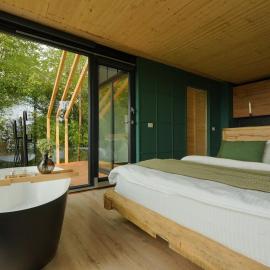ForestView 1- Romantic Cabin for 2, hotel in Fuereşti