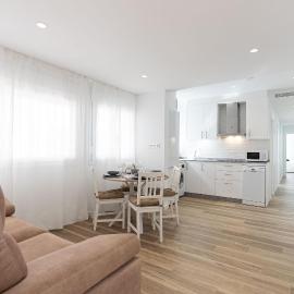 SOLGUEST Aparthotel Estepona, hotel in Estepona