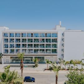 Seasons Hotel (Adults Only)