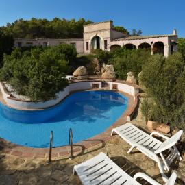 Domus delle stelle 1 - Villa Padronale con Piscina, hotel i Pula