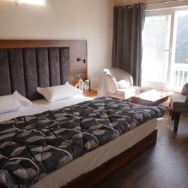 The Oak & Lake View Resort By Mind My Trip