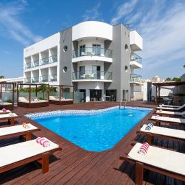 KR Hotels - Albufeira Lounge、アルブフェイラのホテル
