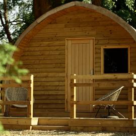 Forrester Park Glamping Pods - Eagle Pod and Birdie Pods, hotel v destinácii Great Totham