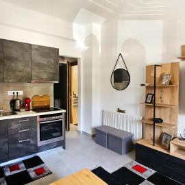 Chalkida Center Hideaway، فندق في خالكيذا