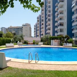 Apartamento con Parking y Piscina junto al Mar