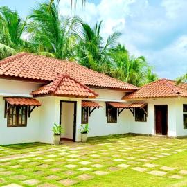 Kankesanturai에 위치한 호텔 Abbi Holidays - Entire Private Villa Keerimalai-jaffna