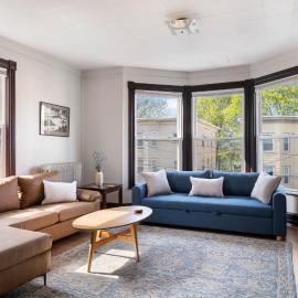 Knock on Wood - Airy Charm in Heart of Downtown