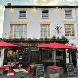 The Rose and Crown، فندق في وارويك