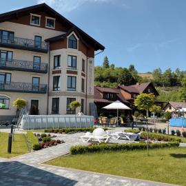 Готель-ресторан Два Леви – hotel w Sławsku
