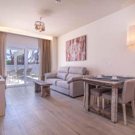 Aljarafe Suites by QHotels، فندق في Gelves