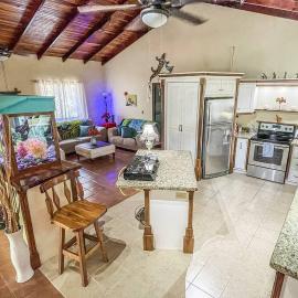 Casa Oasis in the center of Puerto Jimenez