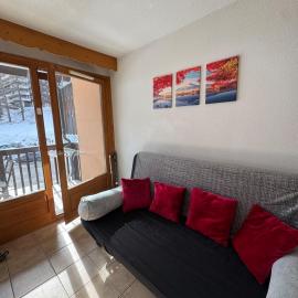T2 Vars les Claux 7 personnes, hotel in Vars