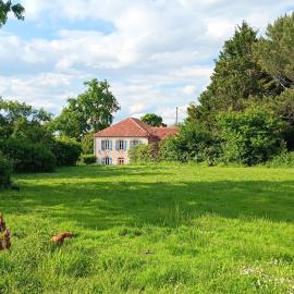 Les Figuiers Bleus – hotel w mieście Cravencères