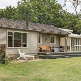 Bøtøstrand feriehus 90, hotel sa Marielyst