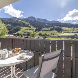 Apartment Rohrer - Zirm - Zirbe Cirmolo mit Schloss- und Schourtblick, hotel a Sarntal