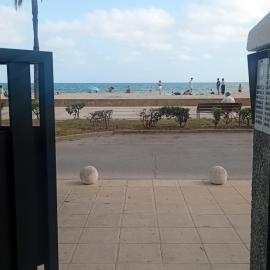 Apat sombrero A Cunit Beach, hotel a Cunit