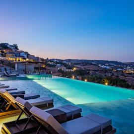 Aegean Village Beachfront Resort，阿莫皮的飯店