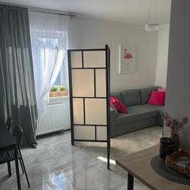 Cozy V&S apartment with two bedrooms, hotel a Choszczówka