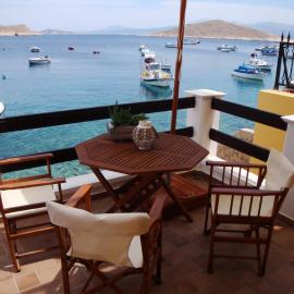 Halkis Muses, hotel Hálkiban