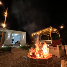 T & I Villa firepit, BBQ & grill