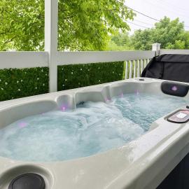 The Coziest - Hot Tub - EV Chrger & Free Parking