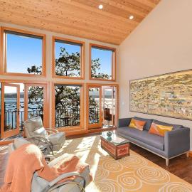 Salishan Tree House Suite by EMR Vacation Rentals