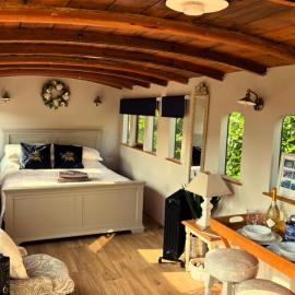 Hideaway carriage, hotel u gradu Coltishall