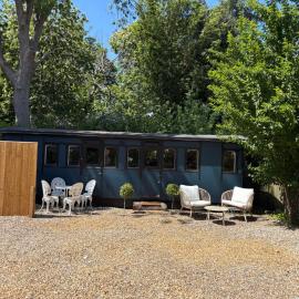 Hideaway carriage