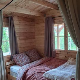 Wooden Cabin - La Fleurie - on Campsite in Saint Robert, Camping Florecer, hotel v destinácii Ségonzac
