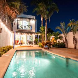 2BR Steps to Malecón Panoramic views Private pool