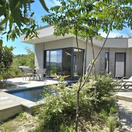 Rodon Private Pool Villa 277, hotel u gradu Shetaj