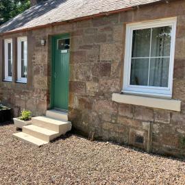 Wee Lyon Cottage Maybole 2 Bedroom Sleeps 4, hotel in Maybole