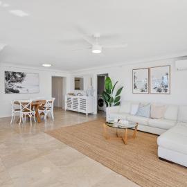 Sun-Kissed Escape - Broadbeach Gem