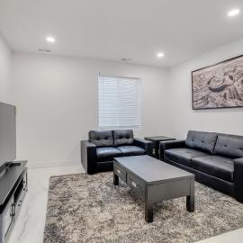 16 Mi to Dtwn Denver: Modern Apt w/ Patio, hotel in Denver
