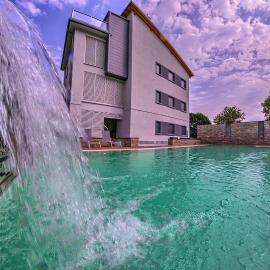 Rainbow Holiday Apartments Lake Como, hotell sihtkohas Colico