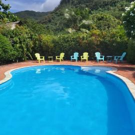 HUAHINE - Bungalow Picasso، فندق في فار