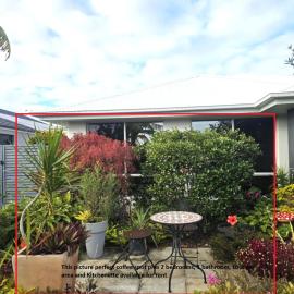 Marina Views, hotel in Banksia Beach