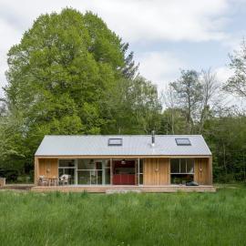 Architect-Designed Forest House By Lake Arresø, hotell i Frederiksværk