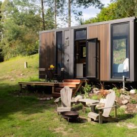 Loburn Retreat- Fireside by Tiny Away, Hotel in Loburn