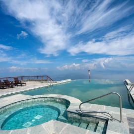 Chandragiri Hills Resort Kathmandu-Luxury in the Clouds，Thānkot的飯店