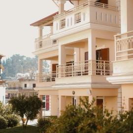 Sifakis House