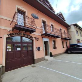 Penzion Mystery, hotel u gradu Višnje Ružbahi