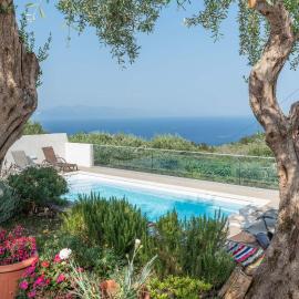 Romanatika House by PaxosRetreats